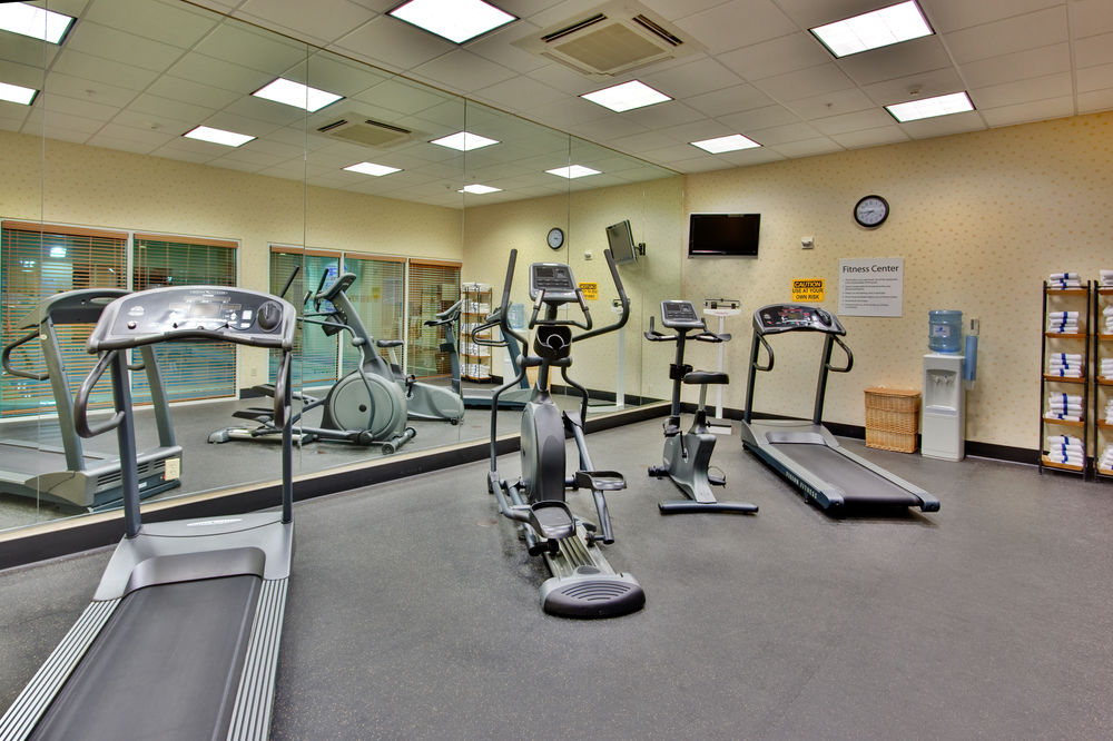 HOLIDAY INN HOTEL & SUITES BAKERSFIELD in Bakersfield