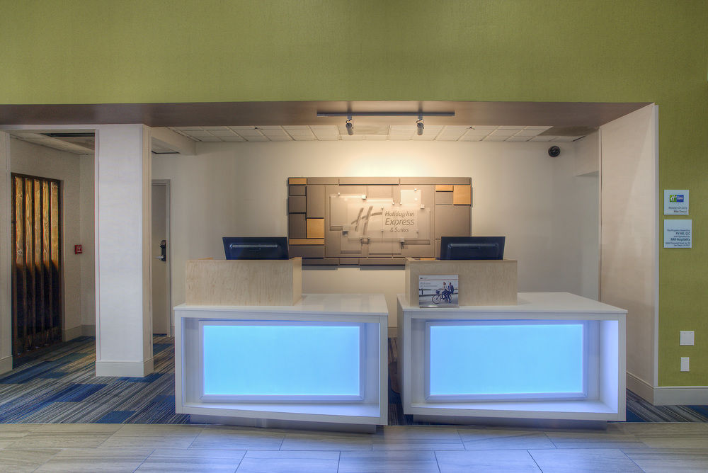 HOLIDAY INN EXPRESS & SUITES TEMPE in Tempe