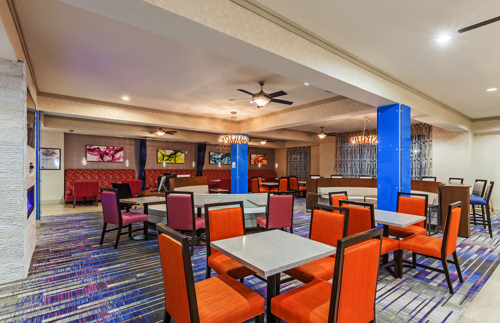 HOLIDAY INN EXPRESS & SUITES HOUSTON EAST in Houston, Tx