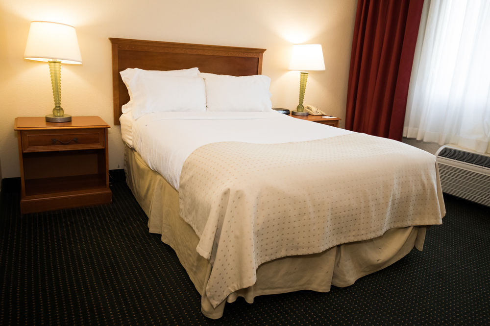 HOLIDAY INN SW FAIR & EXPO CTR in Louisville, Ky