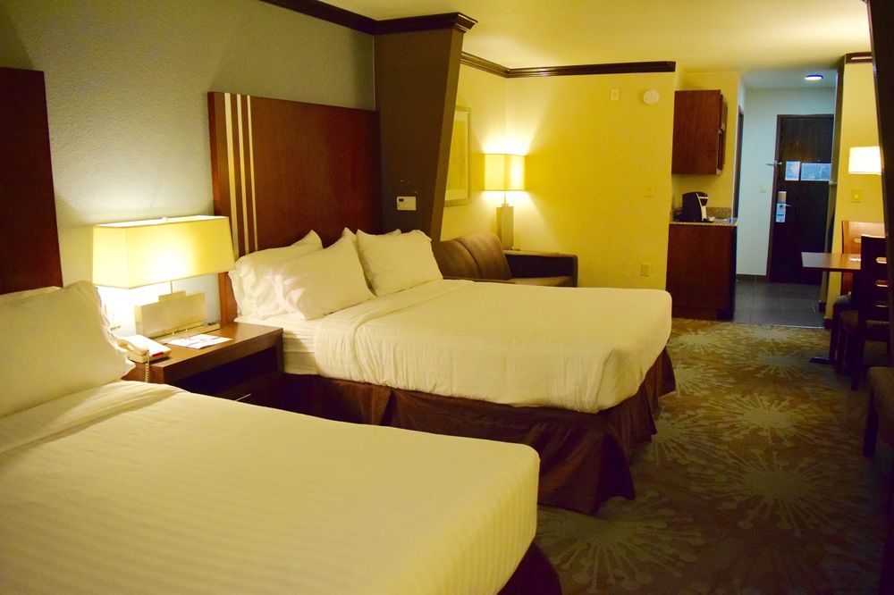 HOLIDAY INN EXPRESS & SUITES SAN ANTONIO NW NEAR SEAWORLD in San Antonio,Tx
