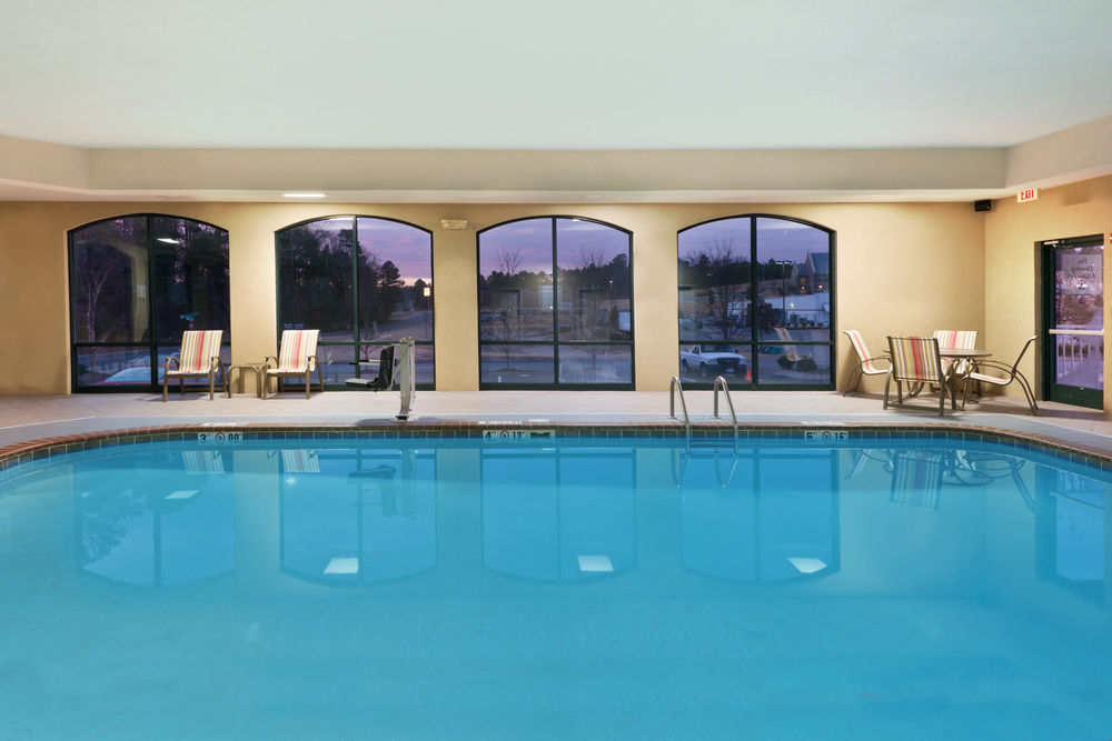 HOLIDAY INN EXPRESS & SUITES LITTLE ROCK-WEST in Little Rock,Ar