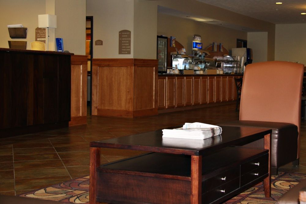 HOLIDAY INN EXPRESS & SUITES LINCOLN SOUTH in Lincoln, Ne