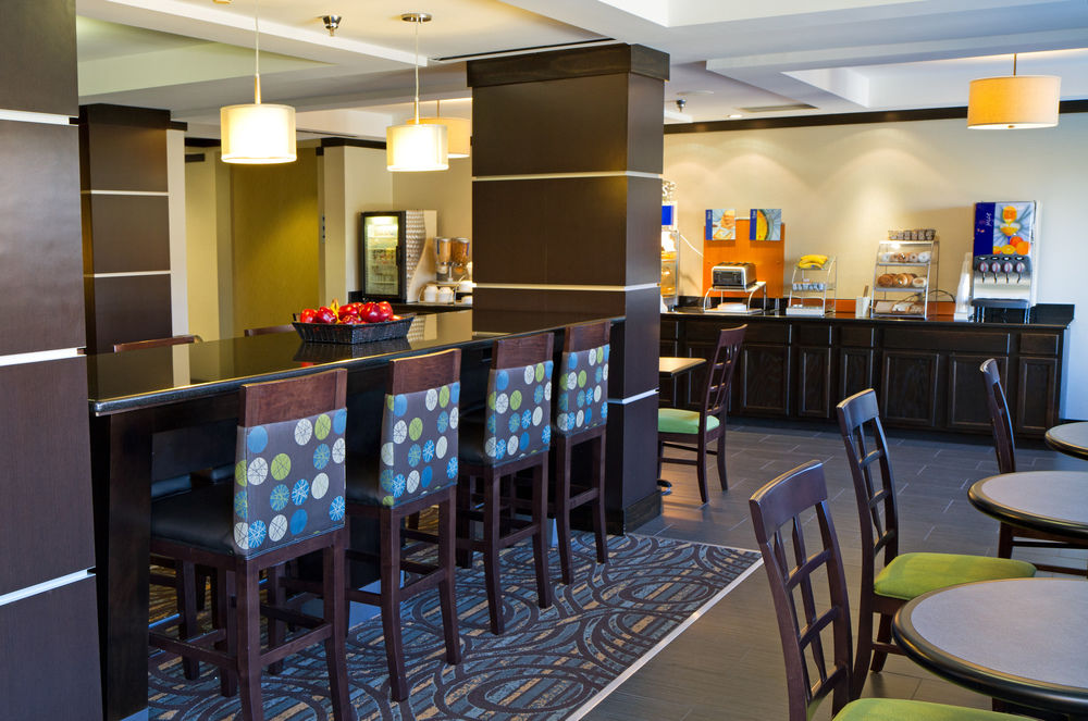 HOLIDAY INN EXPRESS & SUITES GREENVILLE-DOWNTOWN in Greenville, Sc