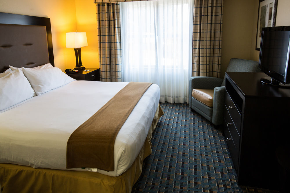HOLIDAY INN EXPRESS ALPHARETTA - ROSWELL in Alpharetta, Ga