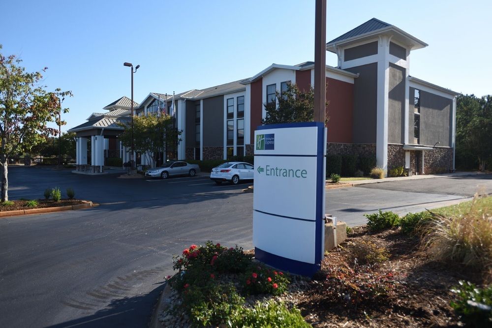 HOLIDAY INN EXPRESS ANDERSON-I-85 (EXIT 27-HWY 81) in Anderson, Sc