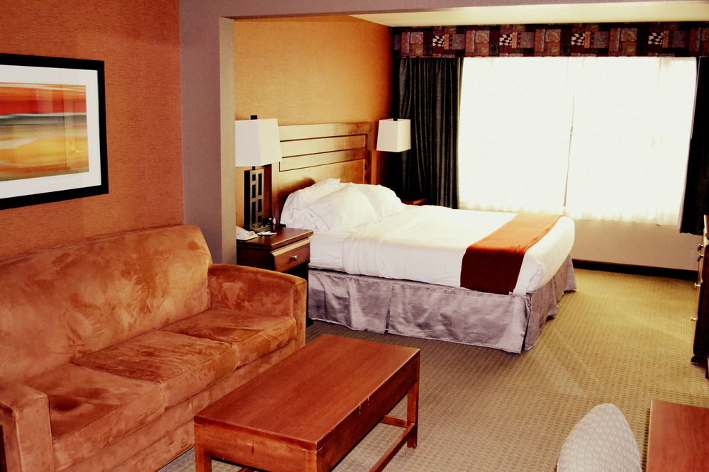 HOLIDAY INN EXPRESS HOTEL & SUITES BOZEMAN WEST in Bozeman