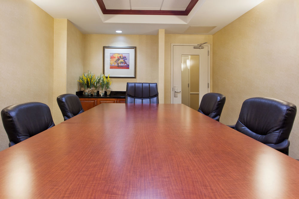 HOLIDAY INN EXPRESS & SUITES BATON ROUGE EAST in Baton Rouge, La