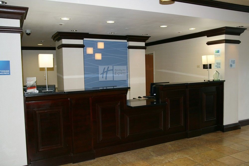 HOLIDAY INN EXPRESS HOTEL & SUITES BROOKSVILLE WEST in Brooksville, Fl