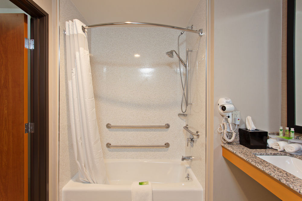 HOLIDAY INN EXPRESS NORTH HOLLYWOOD - BURBANK AREA in Los Angeles, Ca