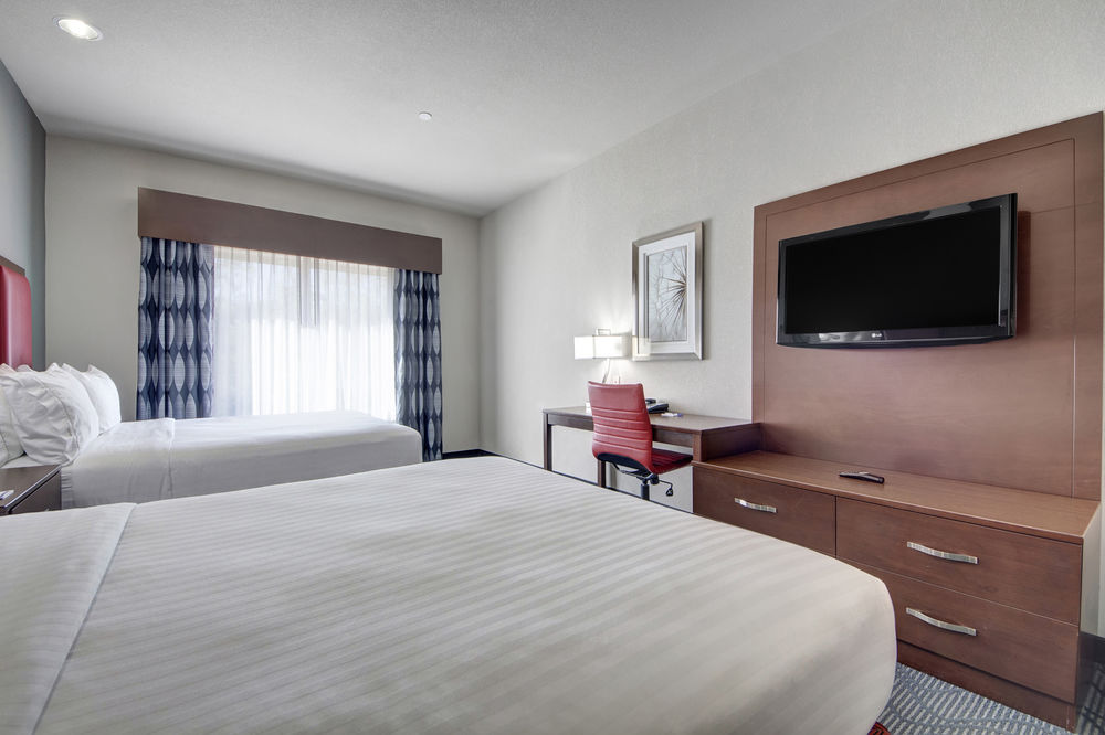 HOLIDAY INN EXPRESS & SUITES OKLAHOMA CITY NORTH in Oklahoma City