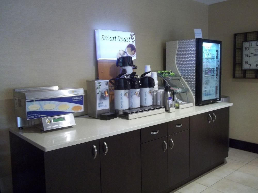 HOLIDAY INN EXPRESS HOTEL & SUITES WINCHESTER in Winchester, Va