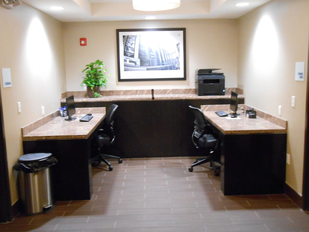 HOLIDAY INN EXPRESS & SUITES KANSAS CITY KU MEDICAL CENTER in Kansas City, Ks