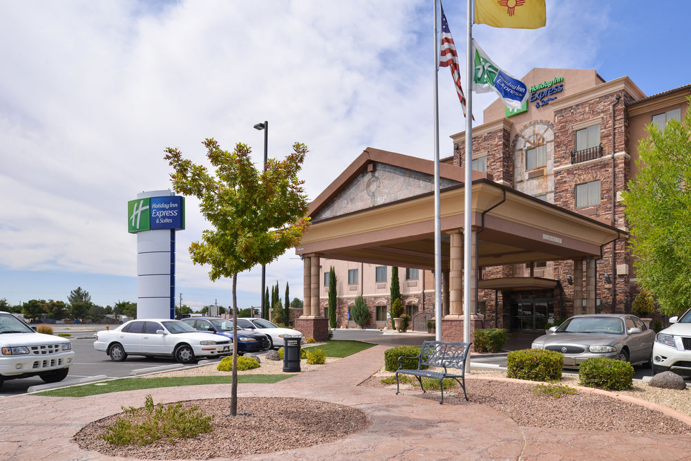 HOLIDAY INN EXPRESS & SUITES LAS CRUCES in Las Cruces