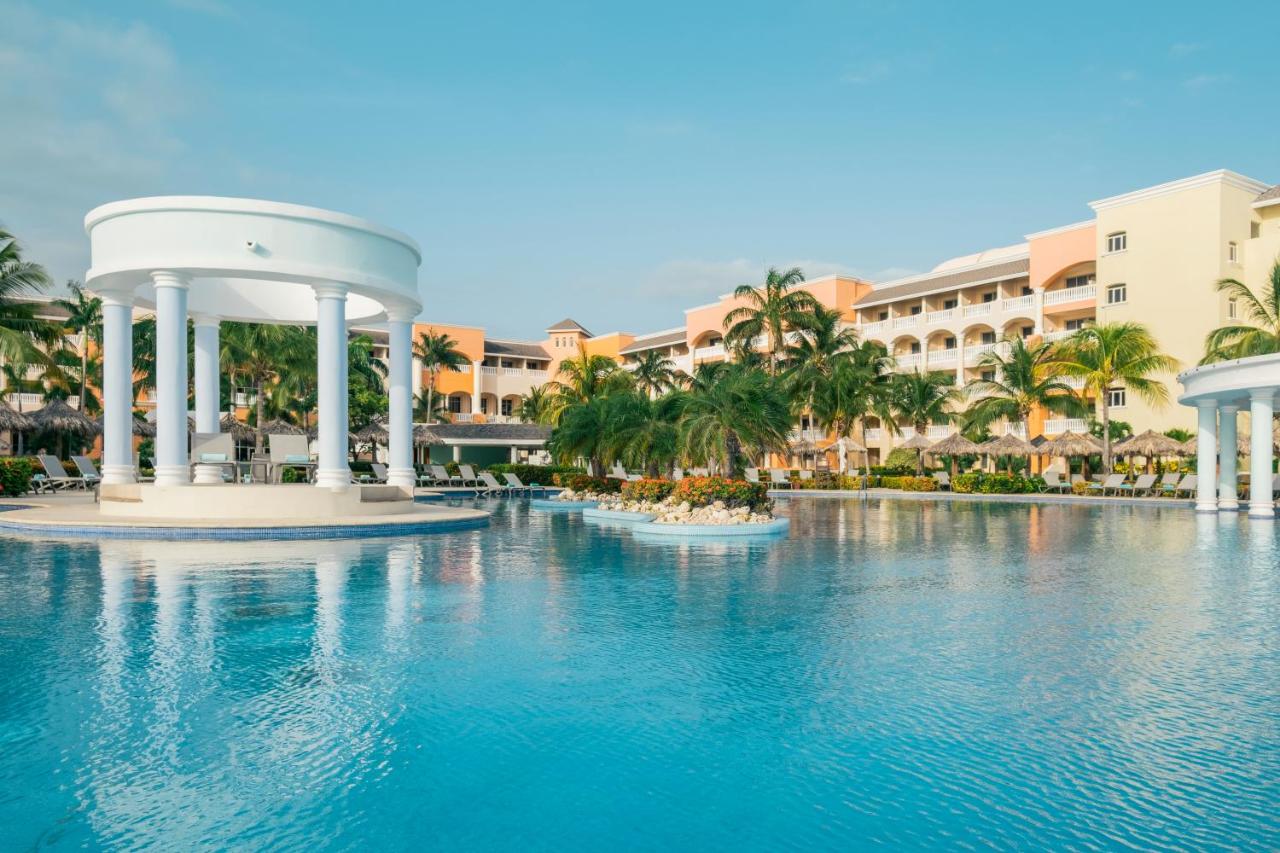 IBEROSTAR SELECTION ROSE HALL SUITES in Montego Bay