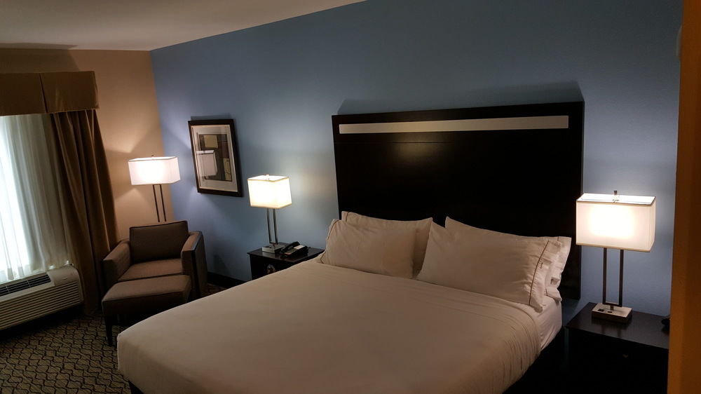 HOLIDAY INN EXPRESS & SUITES ATASCOCITA - HUMBLE - KINGWOOD in Houston, Tx