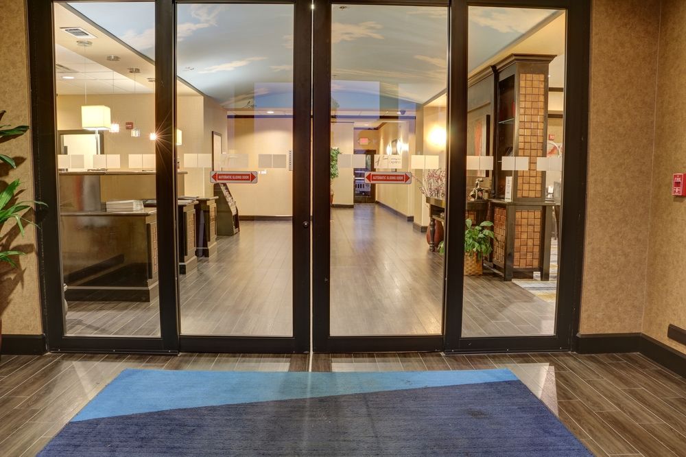 HOLIDAY INN EXPRESS HOTEL & SUITES TEXARKANA EAST in Texarkana, Ar