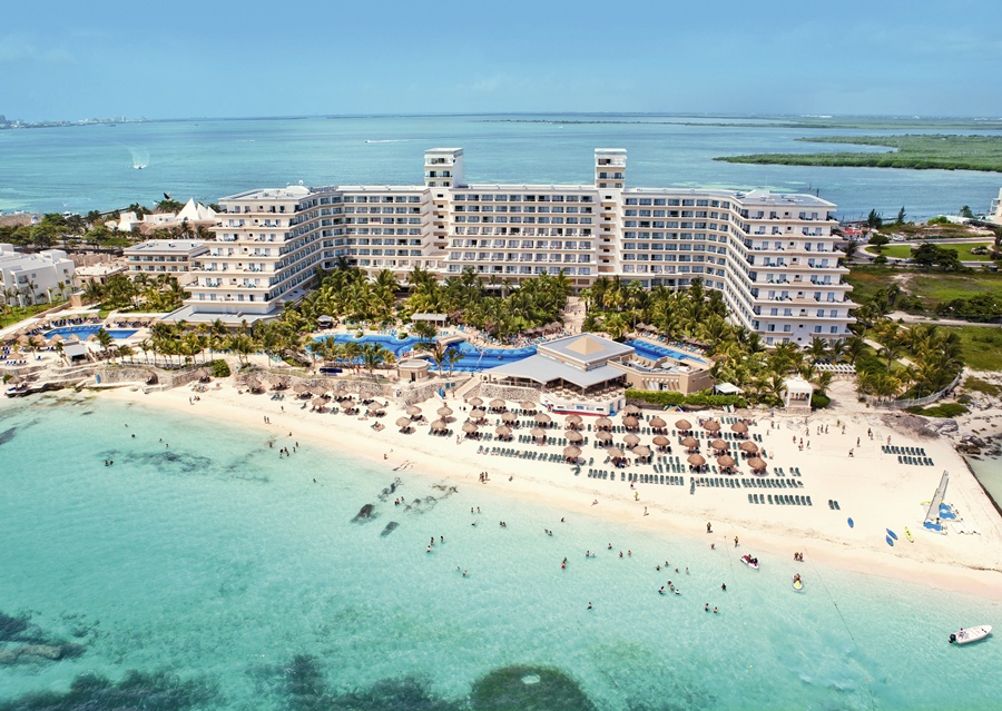 HOTEL RIU CARIBE in Cancun