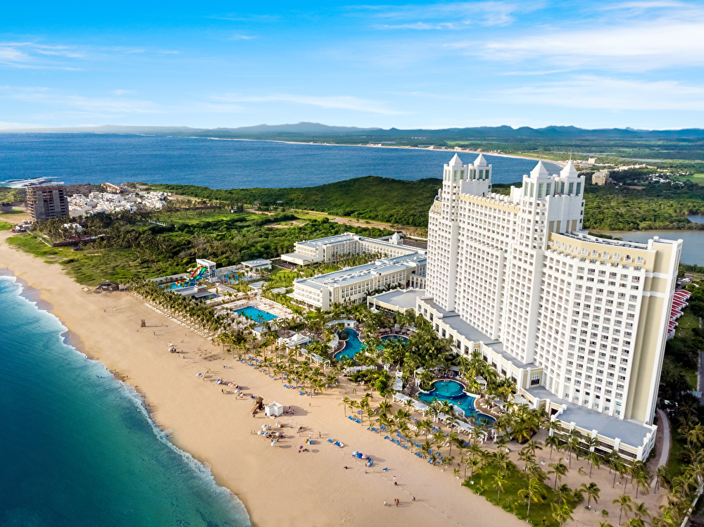 HOTEL RIU EMERALD BAY in Mazatlan