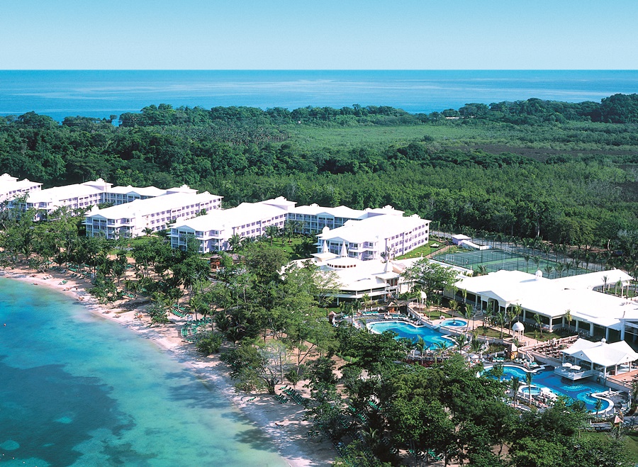 RIU NEGRIL in Bloody Bay Beach