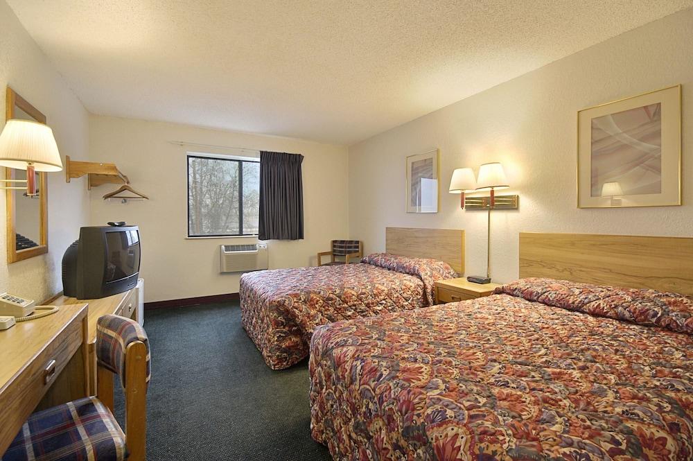 SUPER 8 BY WYNDHAM RAWLINS in Rawlins, Wy