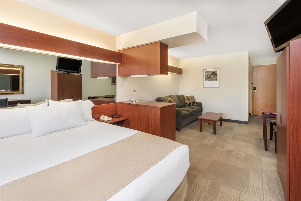 MICROTEL INN & SUITES BY WYNDHAM SAINTE GENEVIEVE in Festus, Mo