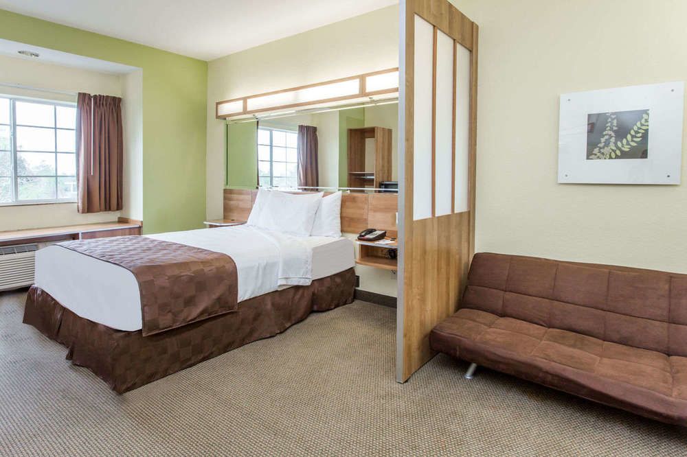 MICROTEL INN & SUITES BY WYNDHAM LEHIGH in Fort Myers