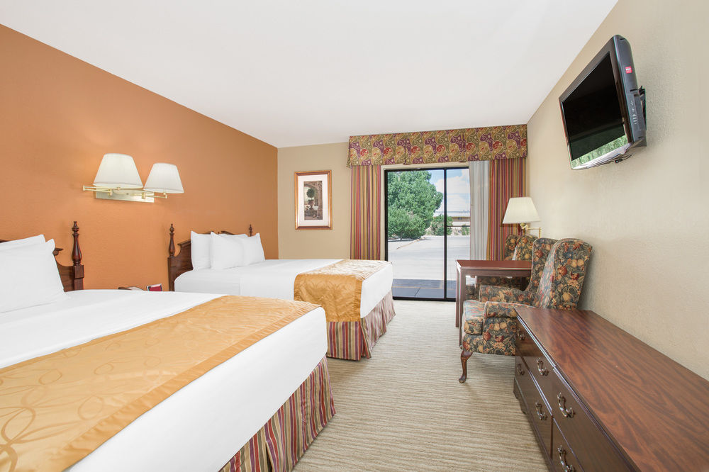 DAYS INN & SUITES BY WYNDHAM RED ROCK-GALLUP in Gallup