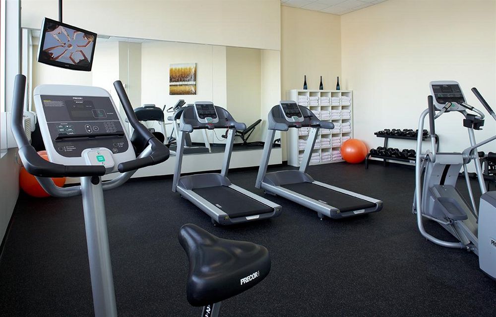 HOLIDAY INN HOTEL & SUITES MONTREAL AIRPORT in Montreal