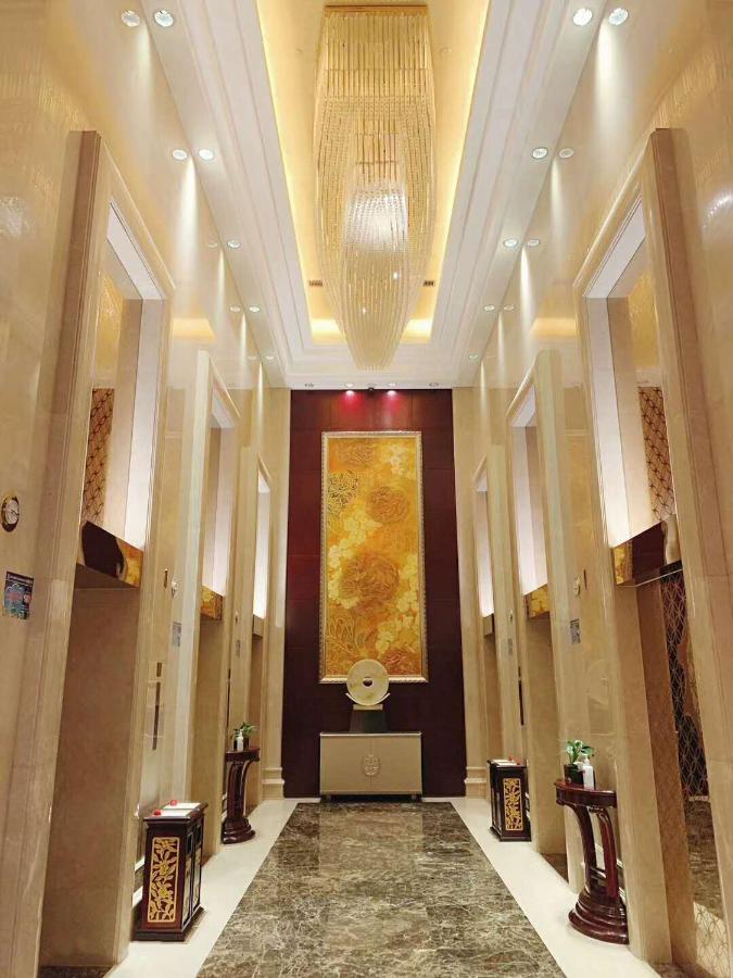 Howard Johnson by Wyndham Tropical Garden Plaza Kunming in Kunming