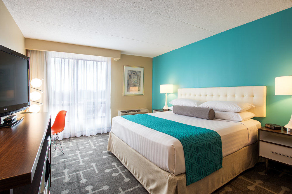 HOWARD JOHNSON PLAZA BY WYNDHAM BY THE FALLS NIAGARA FALLS in Nniagara Falls