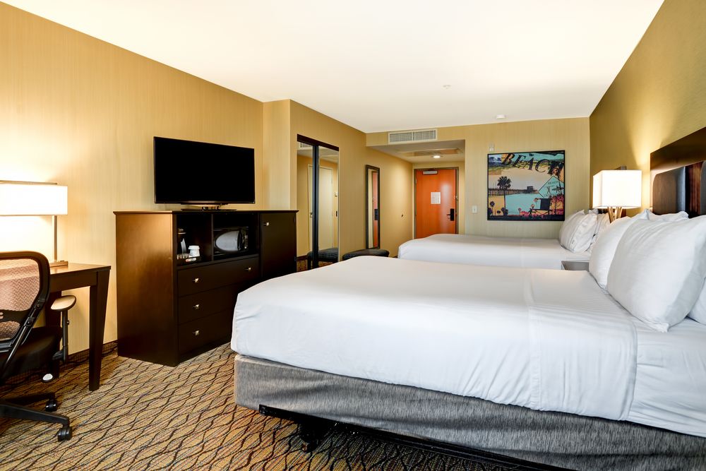 HOLIDAY INN EXPRESS NEWPORT BEACH in Anaheim