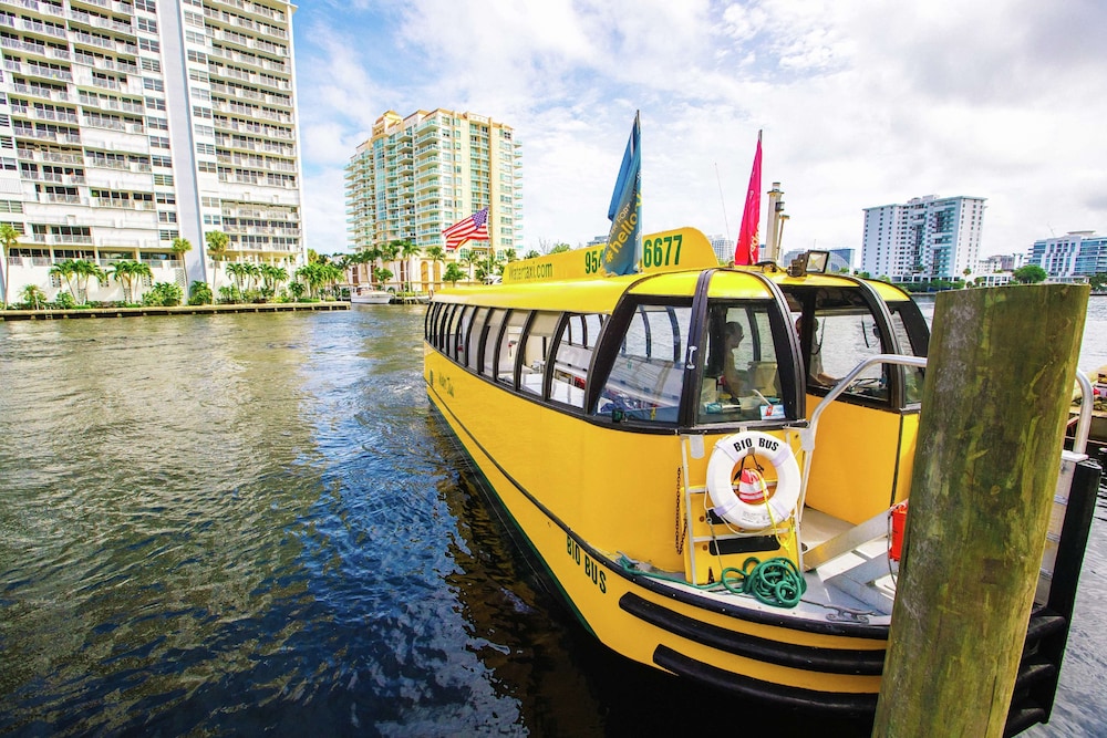 GALLERY ONE FT LAUDERDALE A DOUBLETREE SUITES BY HILTON HTL in Fort Lauderdale, Fl