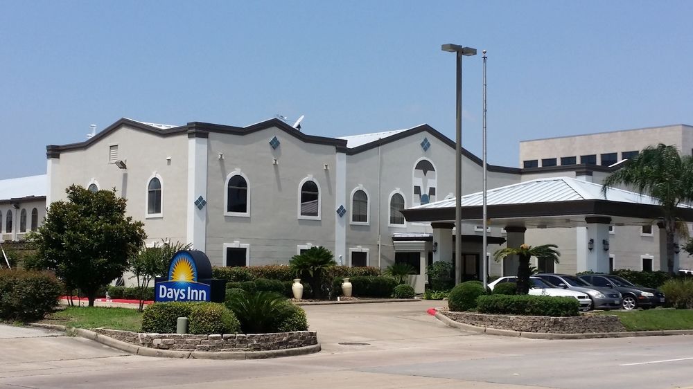 Days Inn & Suites by Wyndham Webster NASA-ClearLake-Houston in Houston, Tx