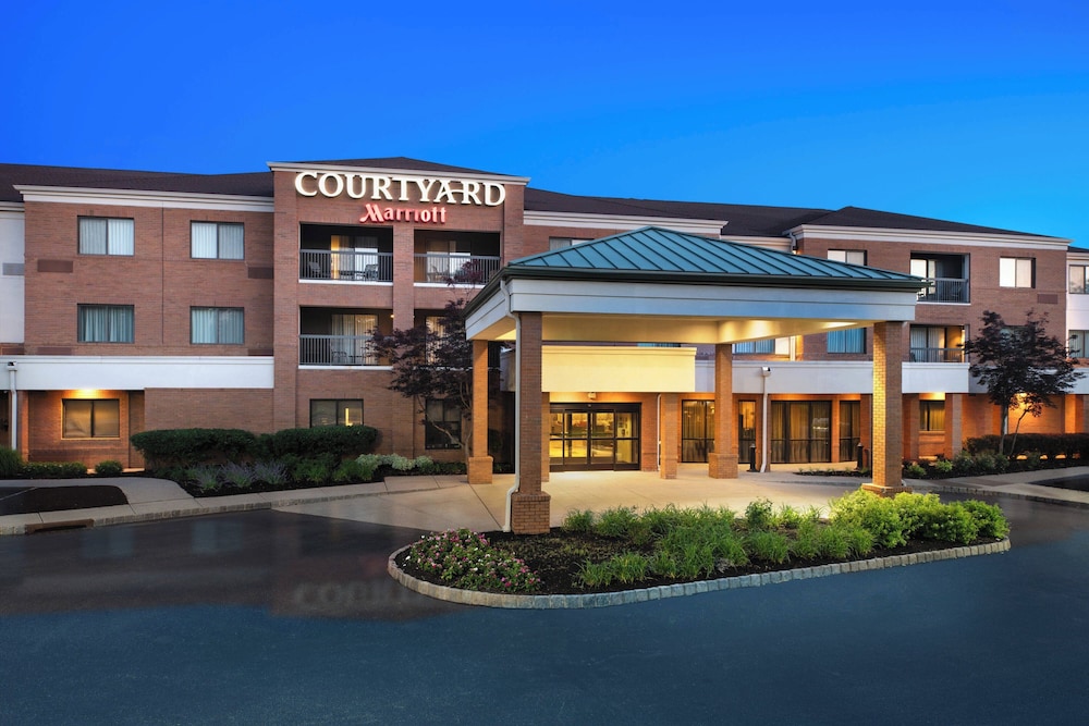 COURTYARD BY MARRIOTT WEST ORANGE in New York, Ny