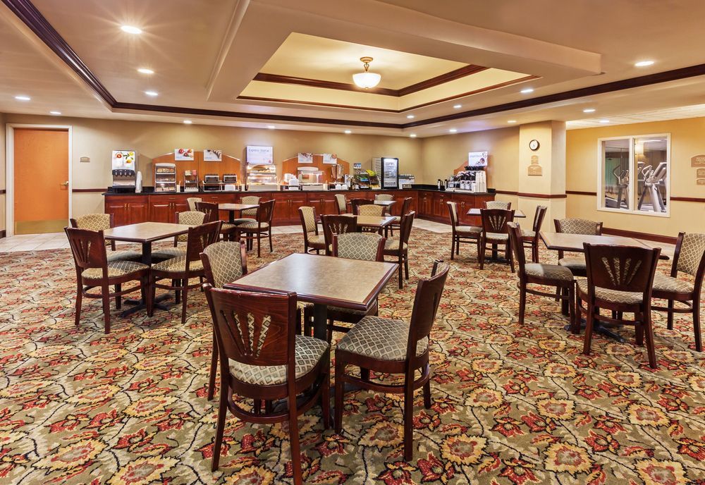 HOLIDAY INN EXPRESS HOTEL & SUITES SELMA in San Antonio,Tx