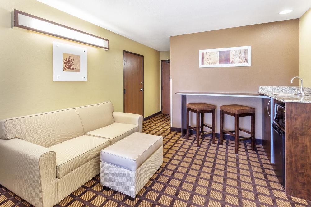 MICROTEL INN & SUITES BY WYNDHAM KALAMAZOO in Kalamazoo, Mi
