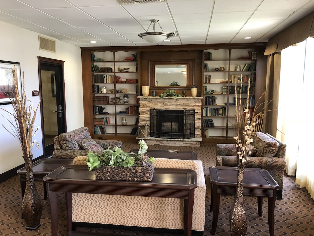 RAMADA BY WYNDHAM MICHIGAN CITY in Michigan City, In