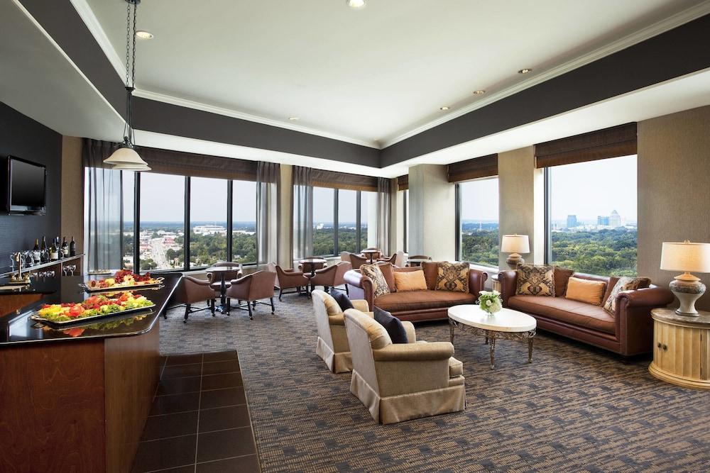 SHERATON GREENSBORO AT FOUR SEASONS in Greensboro, Nc