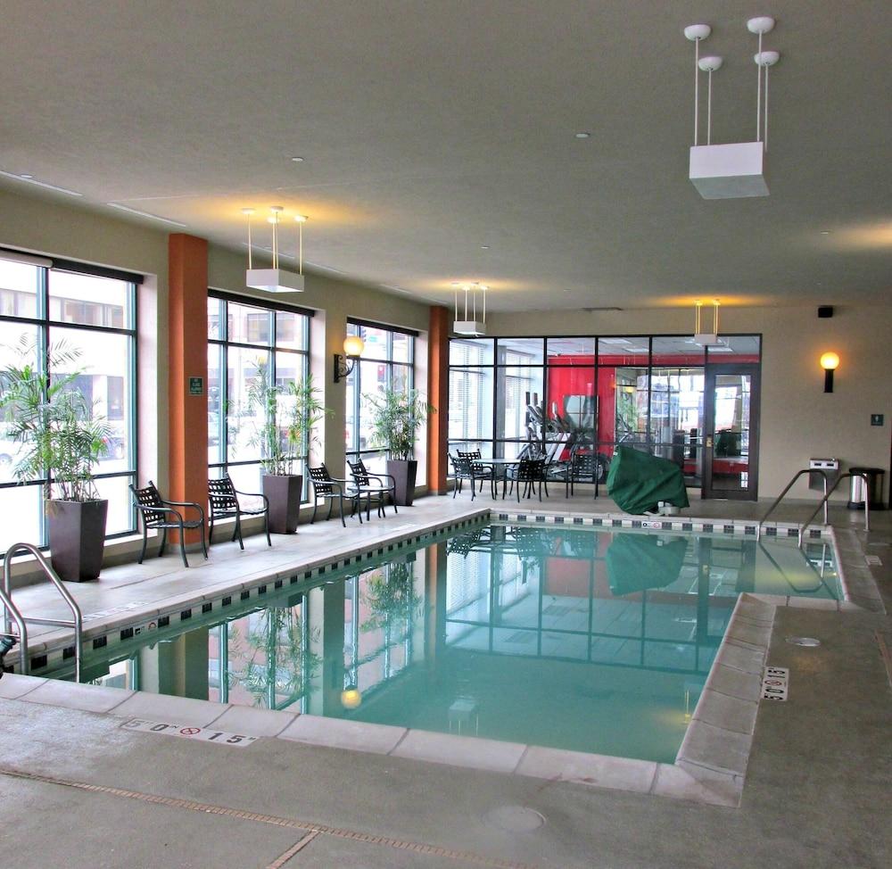 DoubleTree by Hilton Davenport in Davenport