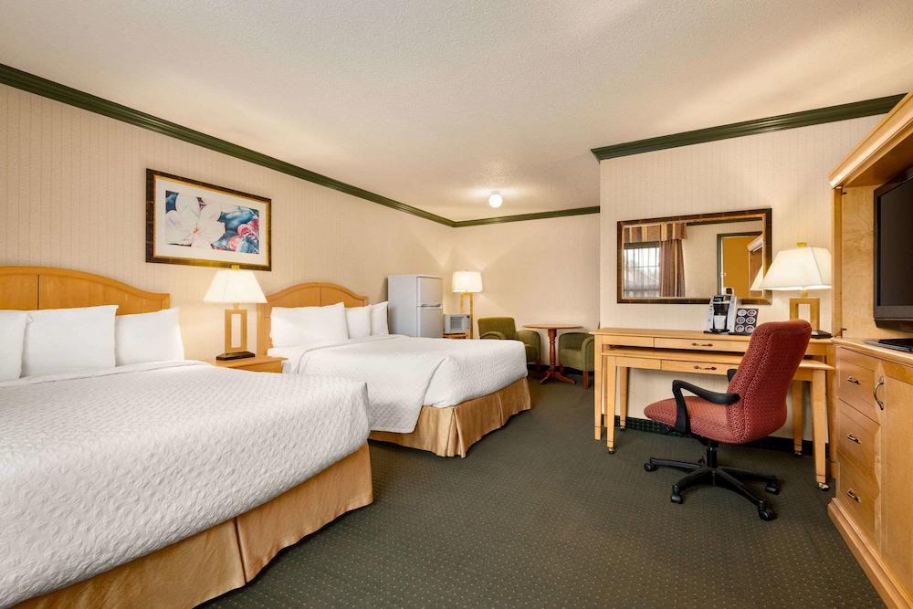 Travelodge by Wyndham Dawson Creek in Dawson Creek, Bc