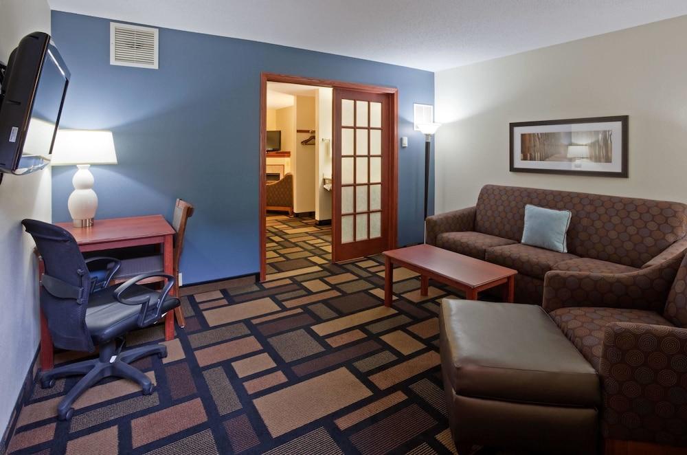 AmericInn by Wyndham Austin in Austin, Mn