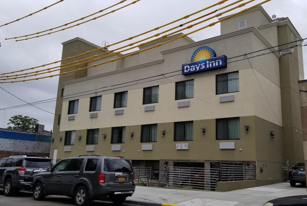 Days Inn by Wyndham Brooklyn Marine Park in New York, Ny
