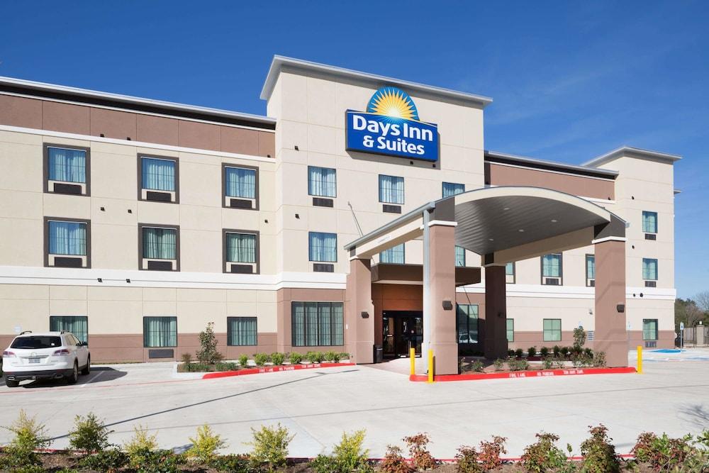 Days Inn & Suites by Wyndham Houston NW Cypress in Houston, Tx