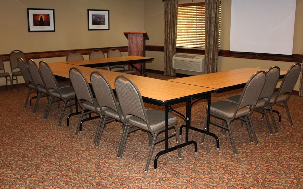 DAYS INN SUITES BY WYNDHAM MILFORD in Milford, De