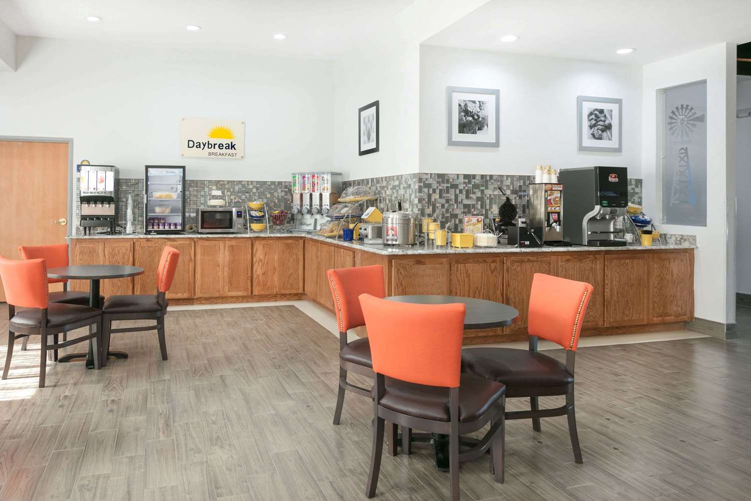 Days Inn & Suites by Wyndham Lubbock Medical Center in Lubbock, Tx