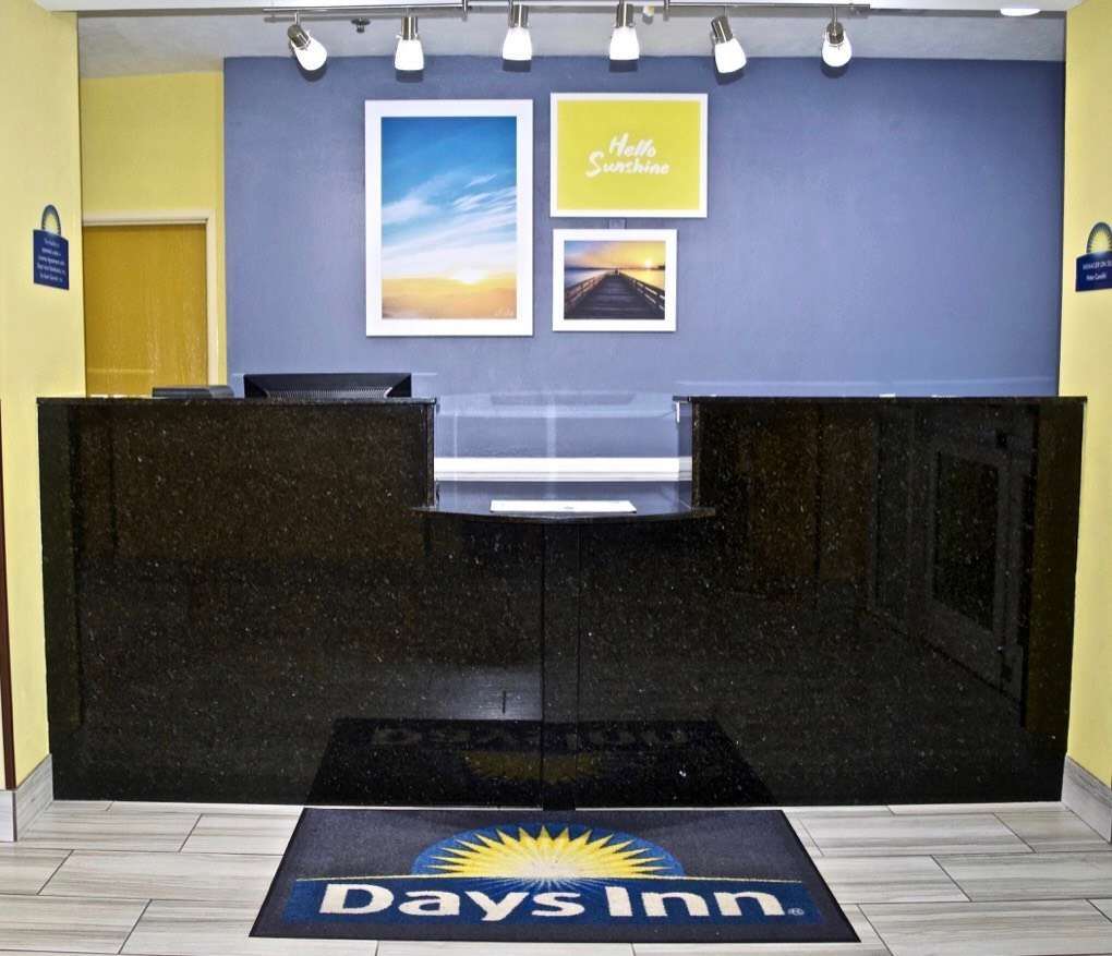 Days Inn & Suites by Wyndham Augusta Near Fort Eisenhower in Grovetown, Ga