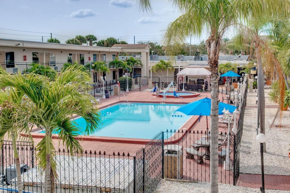 Days Inn by Wyndham St. Petersburg / Tampa Bay Area in St. Petersburg
