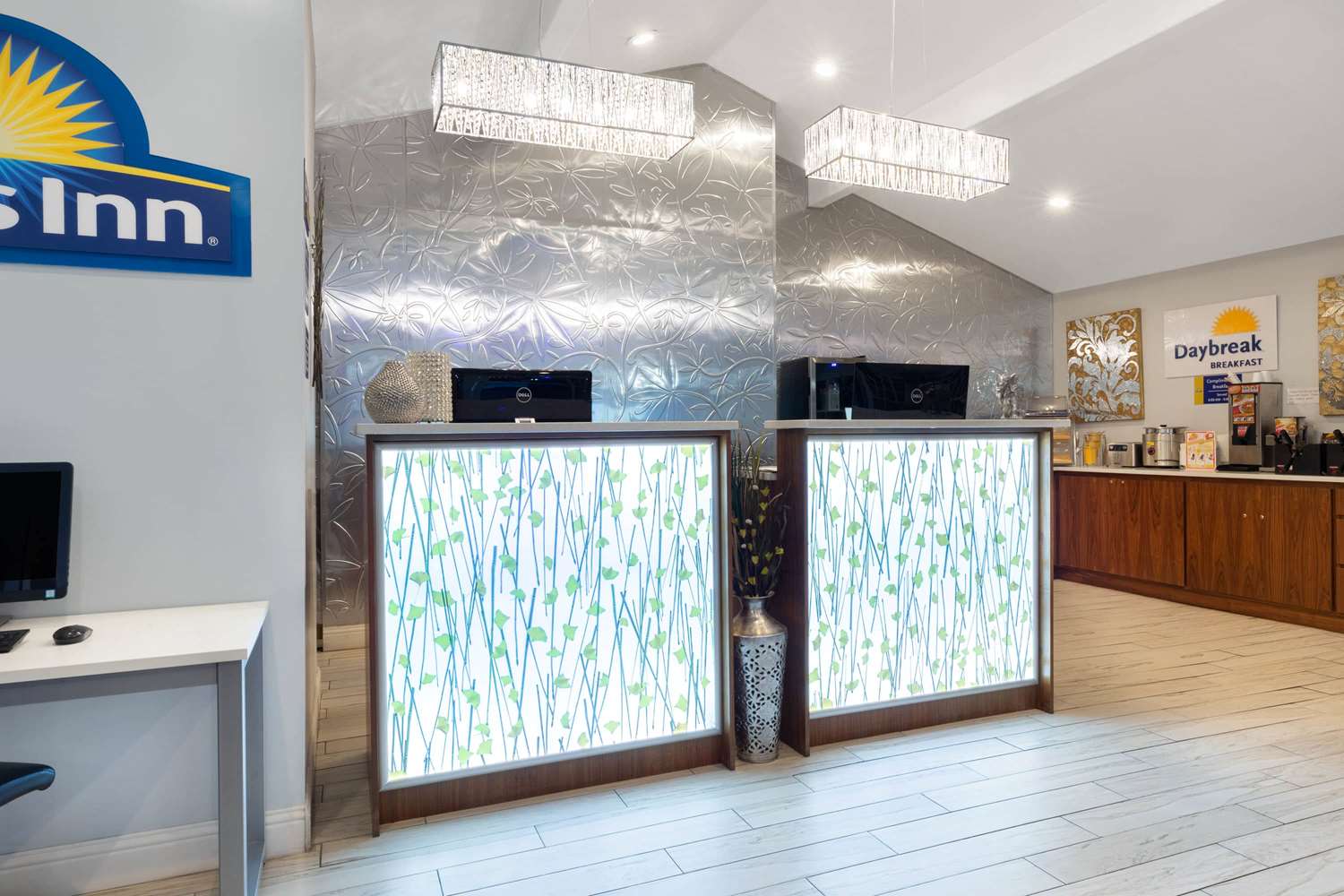 Days Inn by Wyndham Roseburg in Roseburg, Or