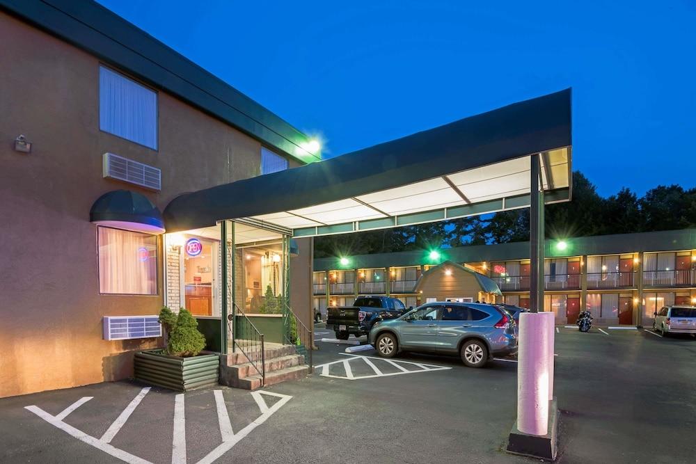 Travelodge by Wyndham Beckley in Beckley, Wv